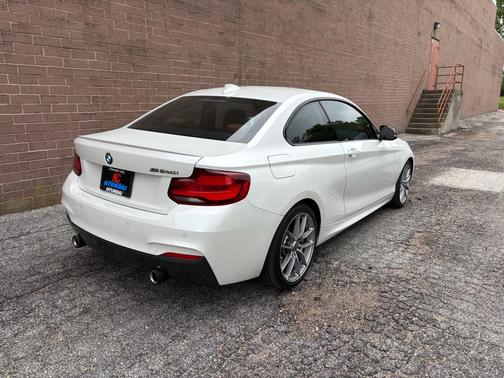 Mineral White Metallic 2021 BMW M240 i