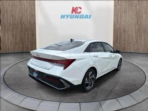 2025 Hyundai ELANTRA SEL