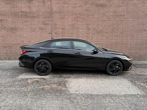 Abyss Black 2026 Hyundai ELANTRA Sport
