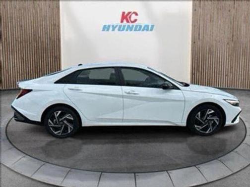 2025 Hyundai ELANTRA HEV SEL Sport
