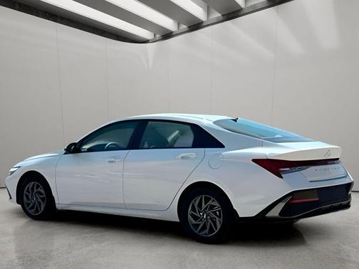 2025 Hyundai ELANTRA HEV Blue