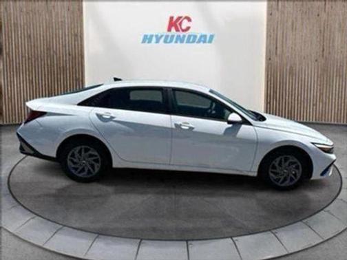 2025 Hyundai ELANTRA HEV Blue