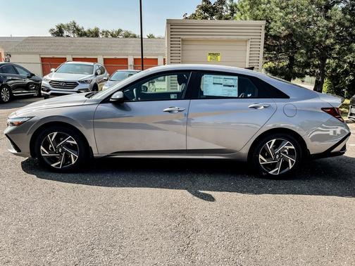 2025 Hyundai ELANTRA Sport