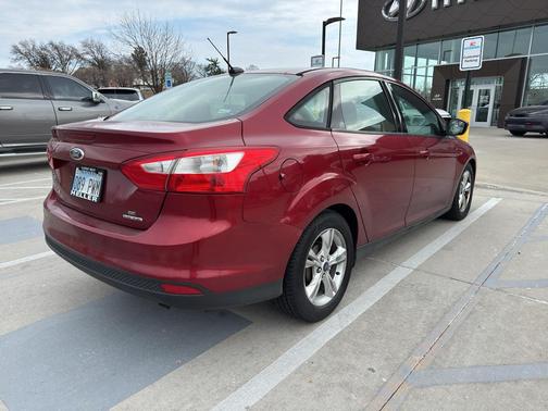 RUBY RED TINTED CLEARCOAT 2014 Ford Focus SE