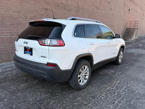 Bright White Clearcoat 2019 Jeep Cherokee Latitude