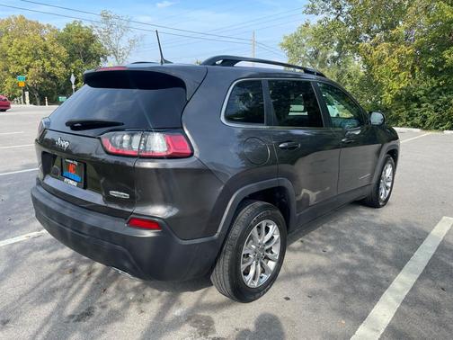2022 Jeep Cherokee Latitude Lux