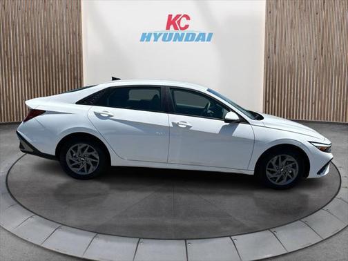 2025 Hyundai ELANTRA HEV Blue