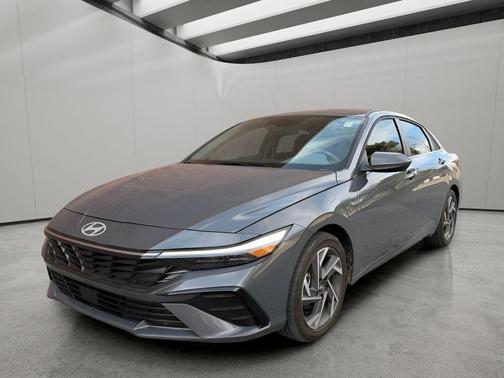 2025 Hyundai ELANTRA SEL