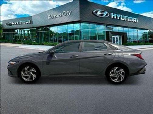 2025 Hyundai ELANTRA SEL
