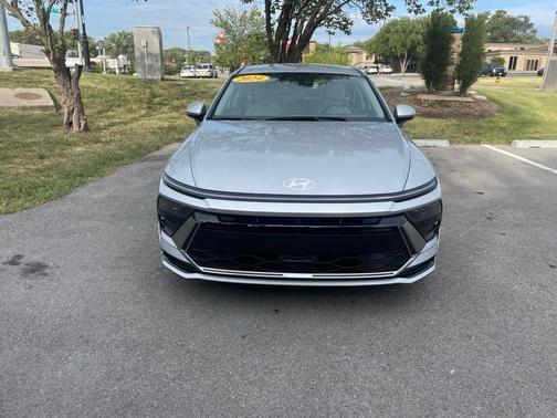 2024 Hyundai SONATA Hybrid SE