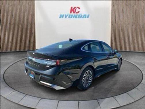 2025 Hyundai SONATA Hybrid SE