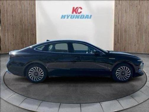 2025 Hyundai SONATA Hybrid SE