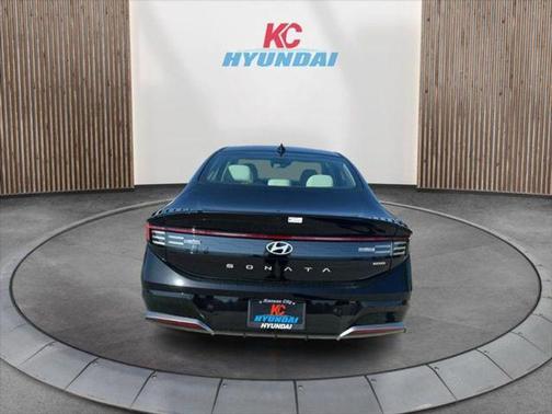 2025 Hyundai SONATA Hybrid SE