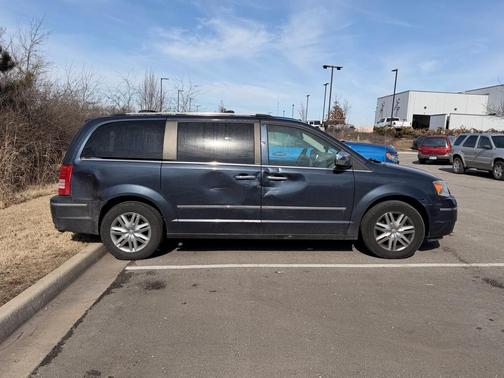 2008 Chrysler Town & Country Limited