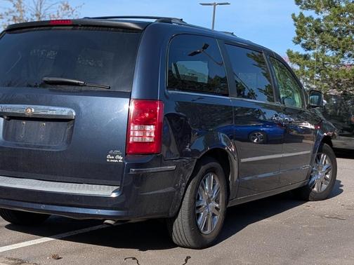 2008 Chrysler Town & Country Limited