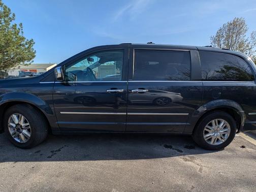 2008 Chrysler Town & Country Limited