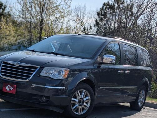 2008 Chrysler Town & Country Limited