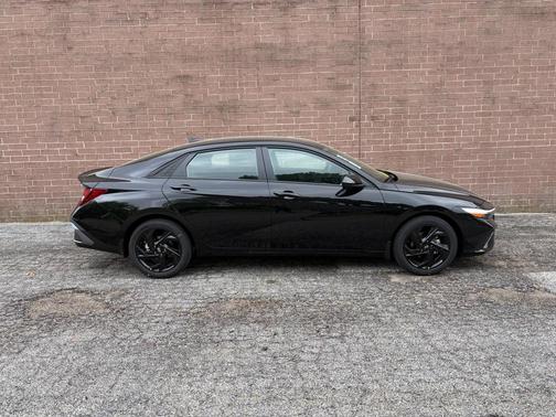 Abyss Black 2026 Hyundai ELANTRA Sport