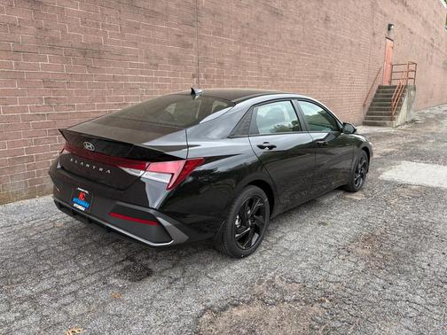 Abyss Black 2026 Hyundai ELANTRA Sport