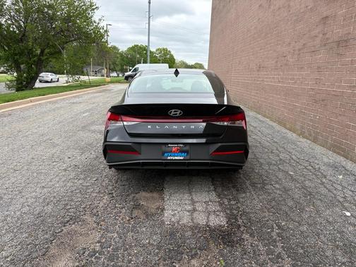 Abyss Black 2026 Hyundai ELANTRA Sport