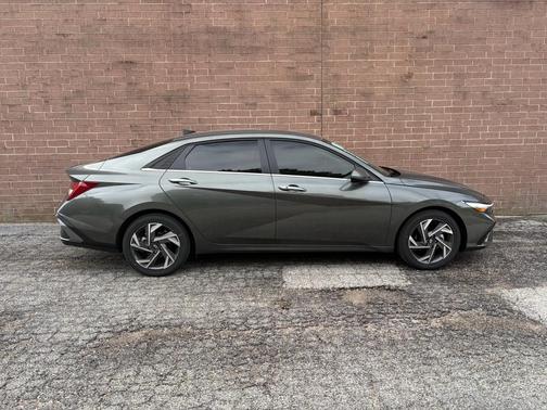 Amazon Gray 2026 Hyundai ELANTRA Limited