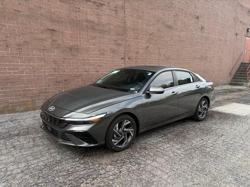 Amazon Gray 2026 Hyundai ELANTRA Limited