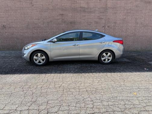 Titanium Gray Metallic 2013 Hyundai ELANTRA GLS