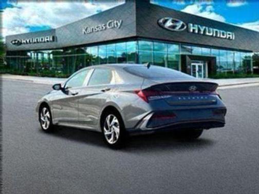 2025 Hyundai ELANTRA HEV SEL Sport