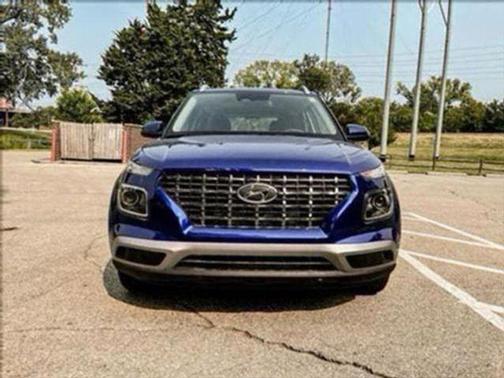 2025 Hyundai VENUE SEL