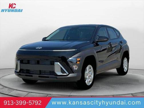 Abyss Black Pearl 2026 Hyundai KONA SE