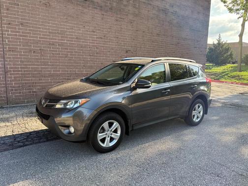 Magnetic Gray Pearl 2013 Toyota RAV4 XLE