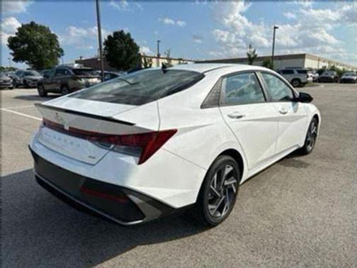 2025 Hyundai ELANTRA HEV SEL Sport