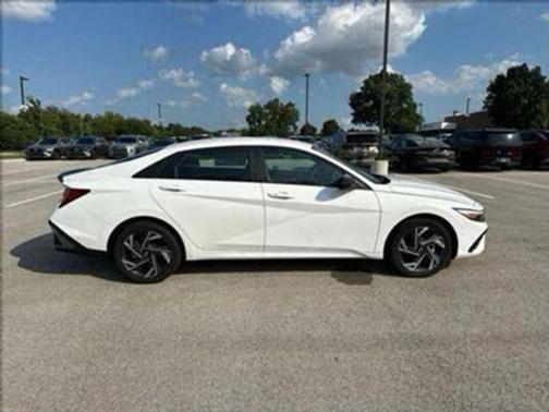 2025 Hyundai ELANTRA HEV SEL Sport