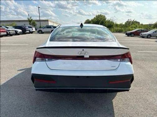 2025 Hyundai ELANTRA HEV SEL Sport