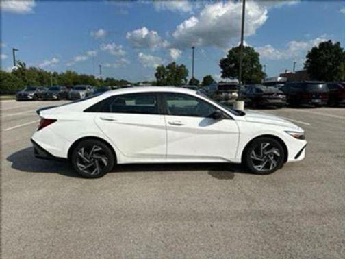 2025 Hyundai ELANTRA HEV SEL Sport