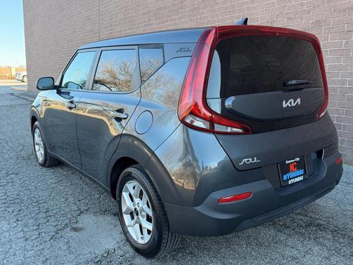 2022 Kia Soul LX