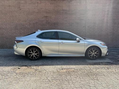 Celestial Silver Metallic 2024 Toyota Camry SE