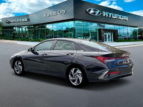 Abyss Black 2026 Hyundai ELANTRA Limited