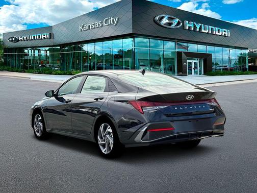 Abyss Black 2026 Hyundai ELANTRA Limited