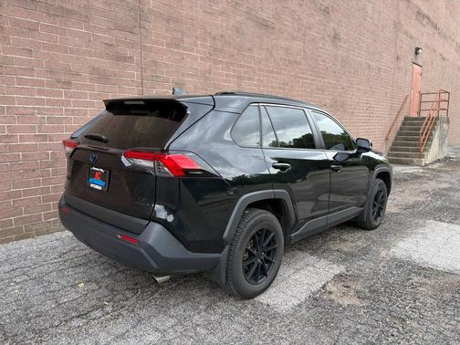 Midnight Black Metallic 2022 Toyota RAV4 Hybrid LE
