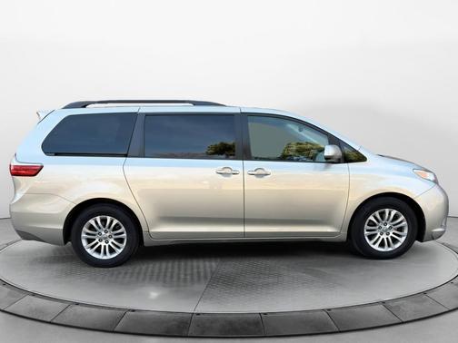 2015 Toyota Sienna XLE Premium