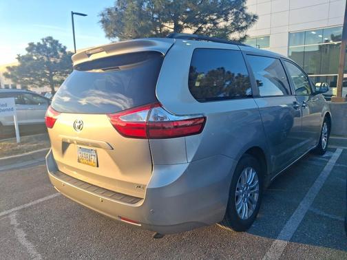 2015 Toyota Sienna XLE Premium