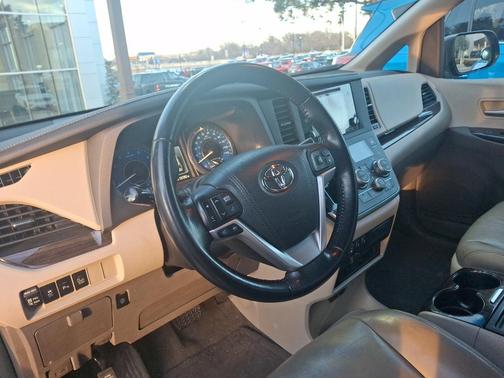 2015 Toyota Sienna XLE Premium