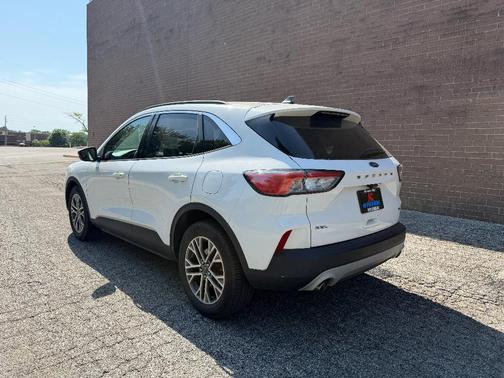 OXFORD WHITE 2021 Ford Escape SEL