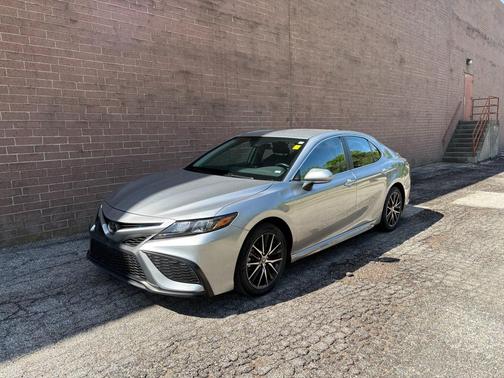 Celestial Silver Metallic 2024 Toyota Camry SE