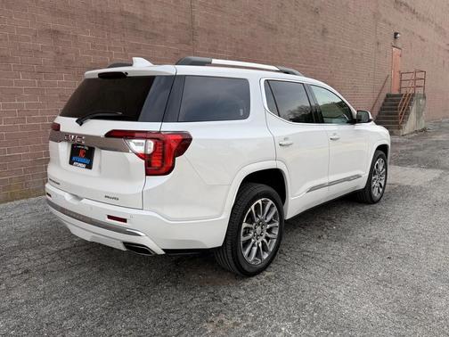 White Frost Tricoat 2023 GMC Acadia Denali