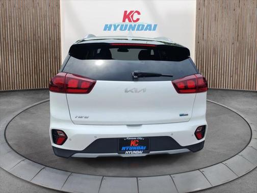 2022 Kia Niro LXS