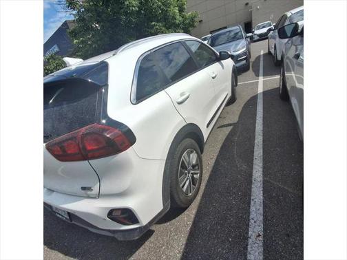 2022 Kia Niro LXS