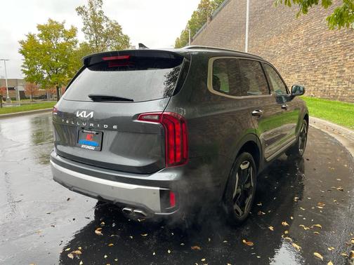2023 Kia Telluride S