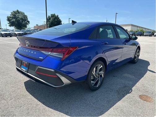 2025 Hyundai ELANTRA HEV SEL Sport